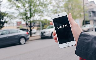 Denuncia contra Uber por servicio ilegal en motocicleta