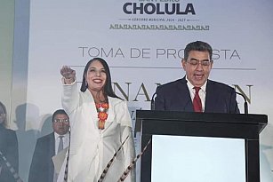 Ante miles de cholultecas, Tonantzin Fernández rinde protesta como presidenta constitucional de San Pedro Cholula