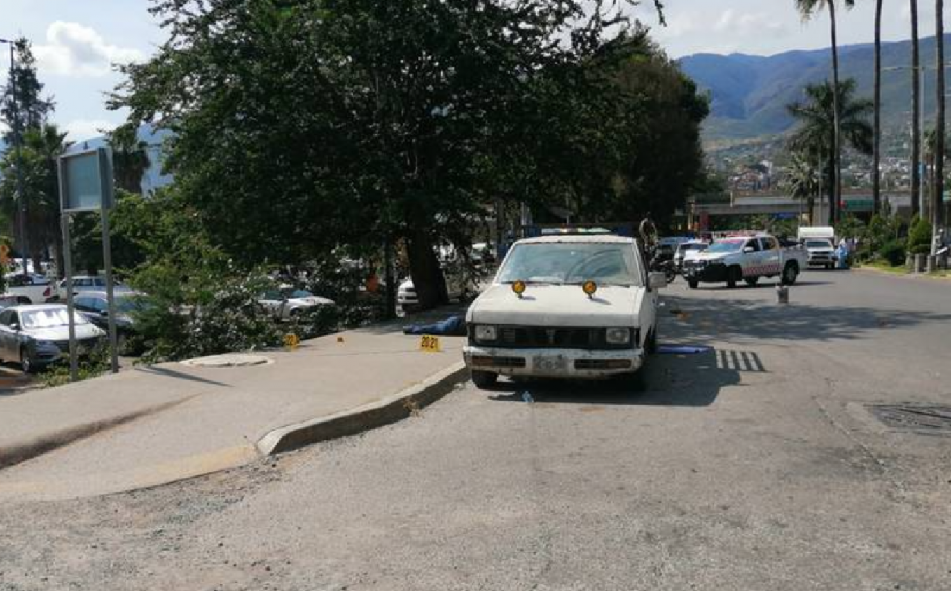 Ataque armado deja dos muertos y tres heridos en Chilpancingo durante desfile del 20 de noviembre