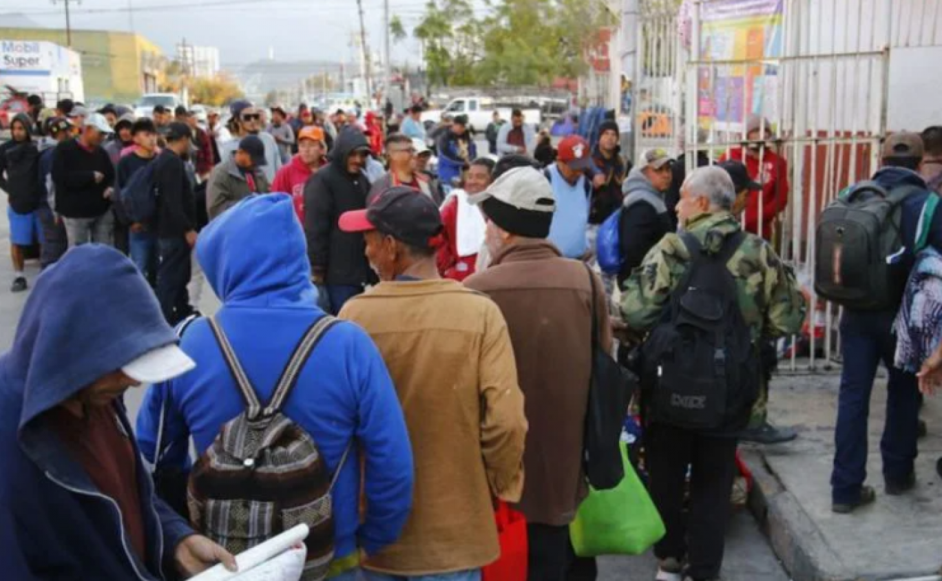 Texas ofrece 500 hectáreas para centro de detención y deportaciones masivas 