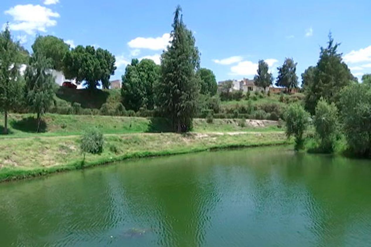 Sábado de Gloria en Las Cuevas: tradición, agua y unión familiar