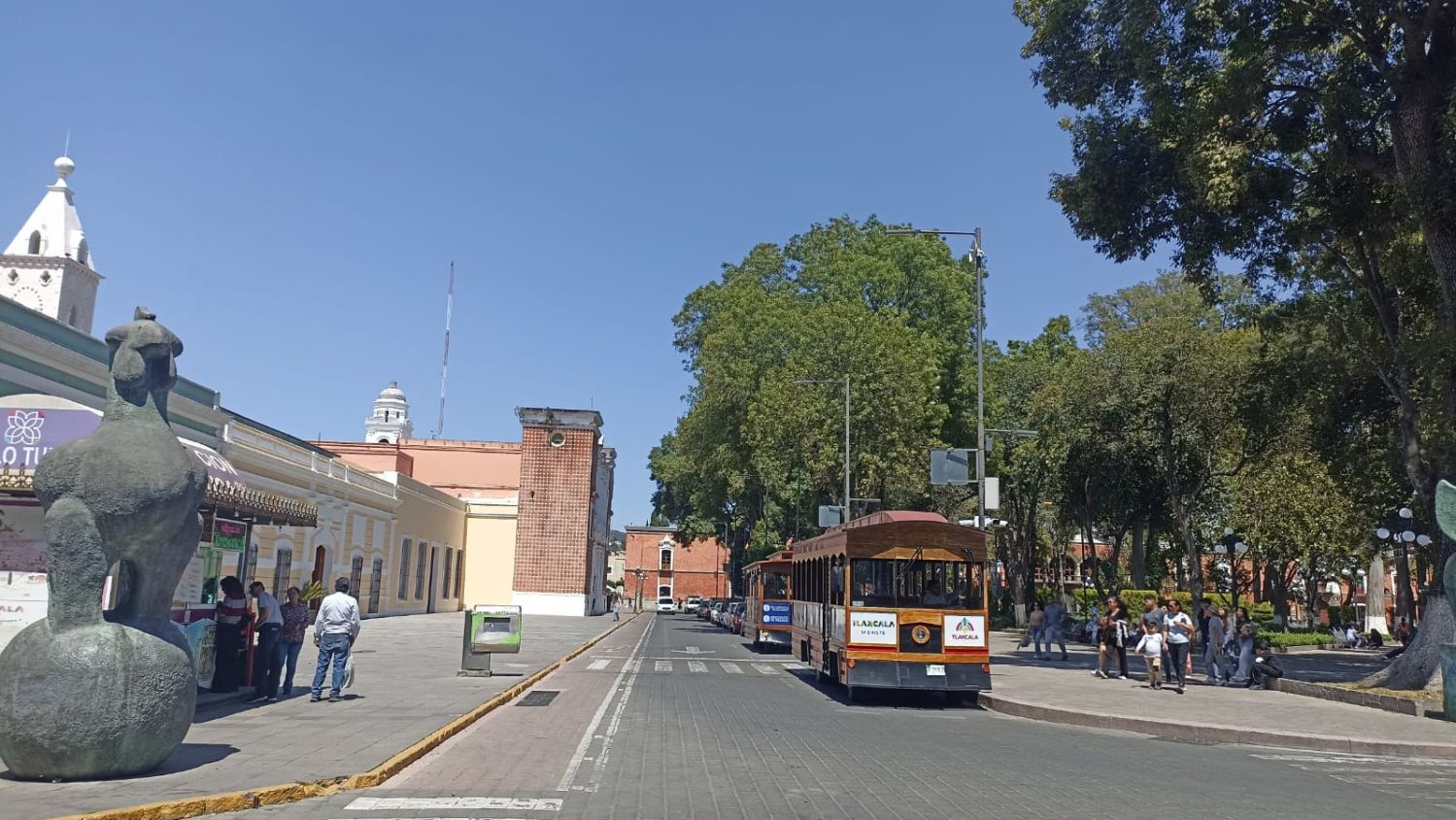 Inflación en México baja a 3.96% en abril; electricidad y cine más baratos