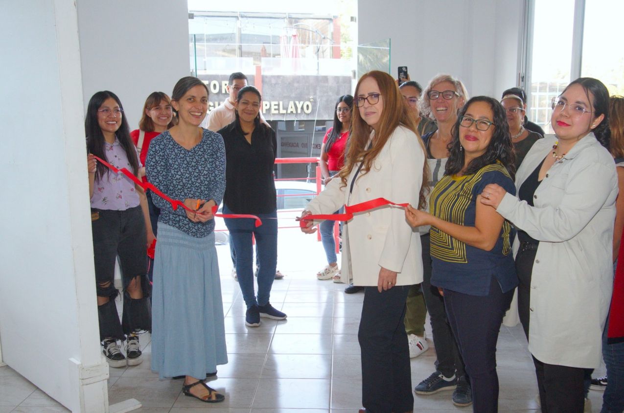 Descubre cómo el feminismo se encarna a través del arte y el diálogo