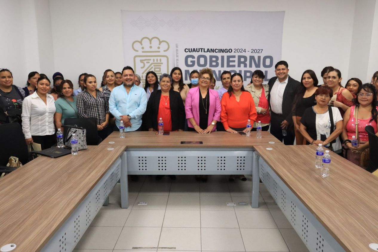 Tere Alfaro reconoce labor de maestras y personal operativo de los CAIC de Cuautlancingo