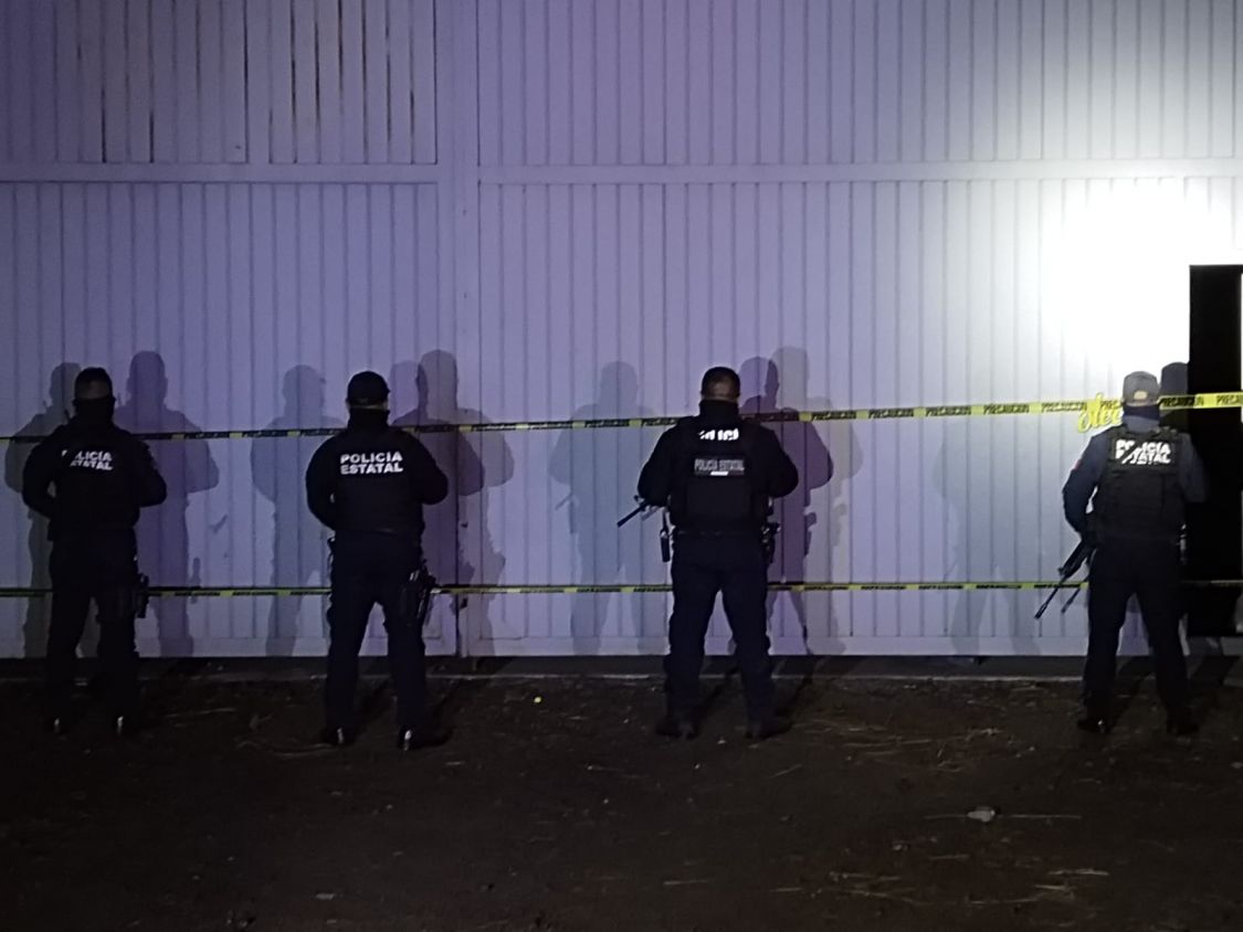 Recuperan tractocamión cargado con azúcar robado en Xaloztoc; lo hallan en bodega de Teacalco