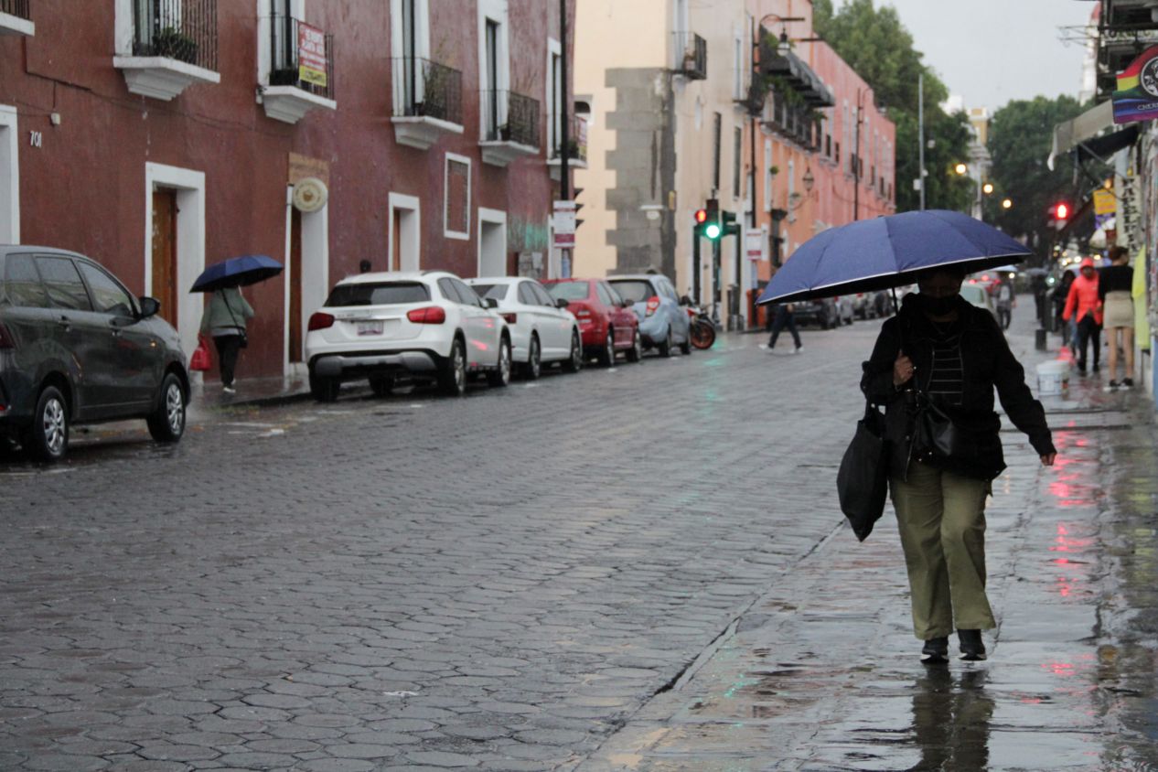 Pronostican lluvias fuertes en Puebla; autoridades piden extremar precauciones