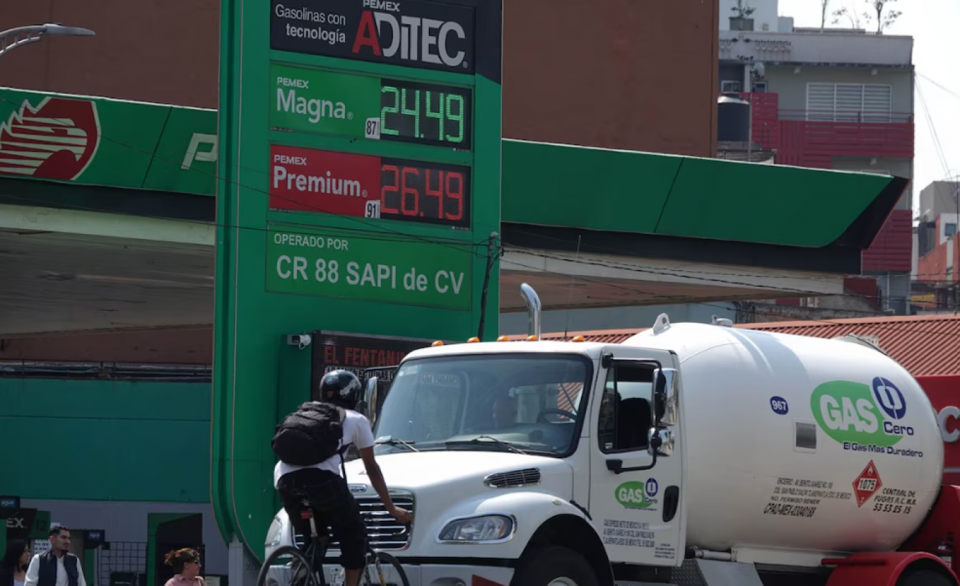 Retrasos de Pemex afectan gasolineras en 4 estados; prometen solución