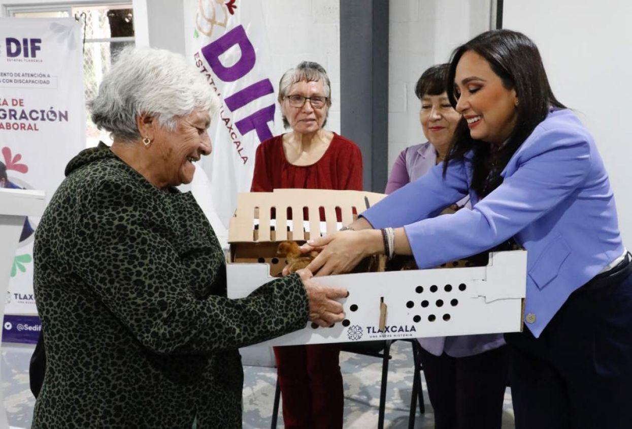 Sedif y SIA entregan apoyos productivos a adultos mayores y personas con discapacidad en Tlaxcala