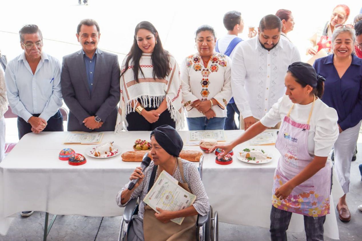 Cholula impulsa su riqueza gastronómica con exposición de Chiles en Nogada