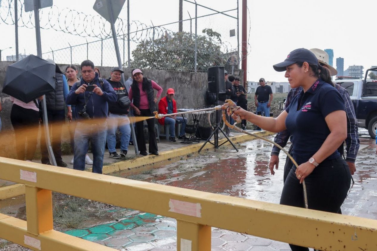 Mejora Lupita Cuautle seguridad e imagen urbana con mantenimiento y alumbrado en Tlaxcalancingo