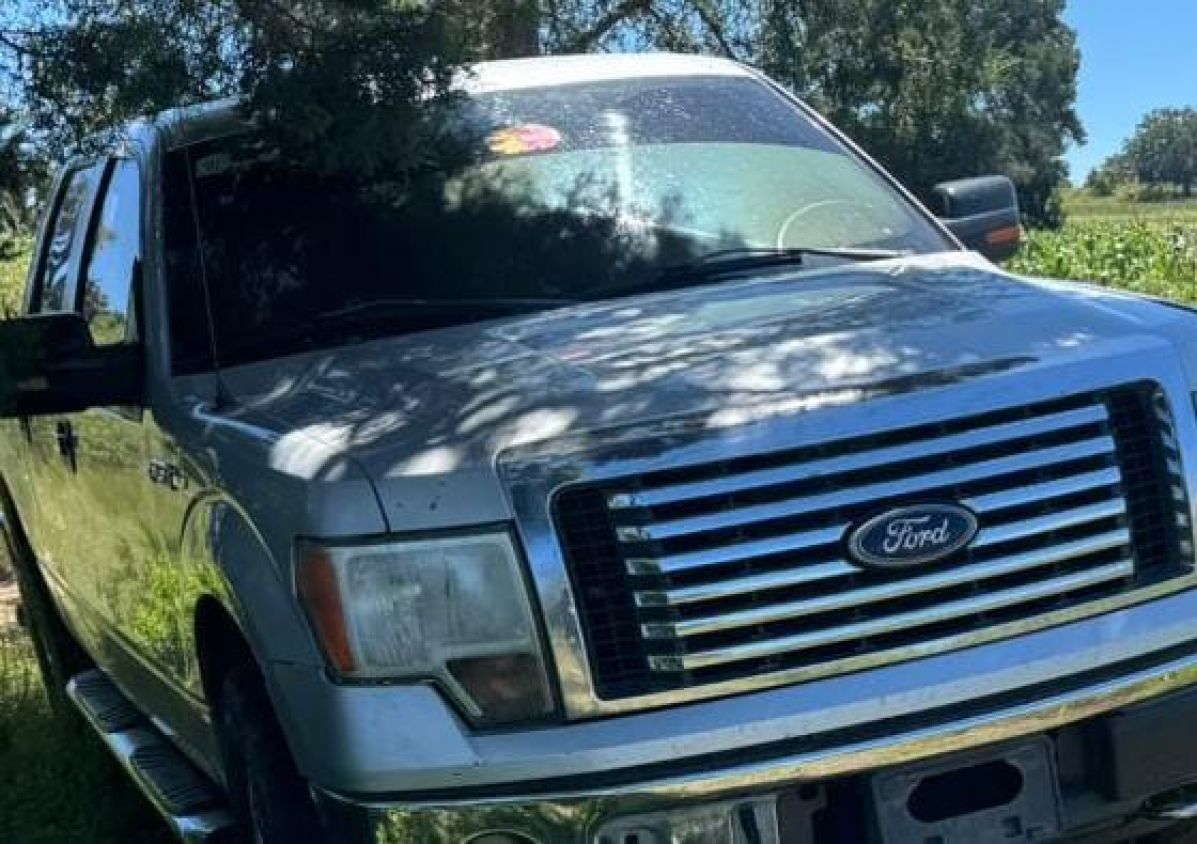 Aseguran camioneta vinculada a homicidio en Tequexquitla; intentaron incendiarla tras el ataque