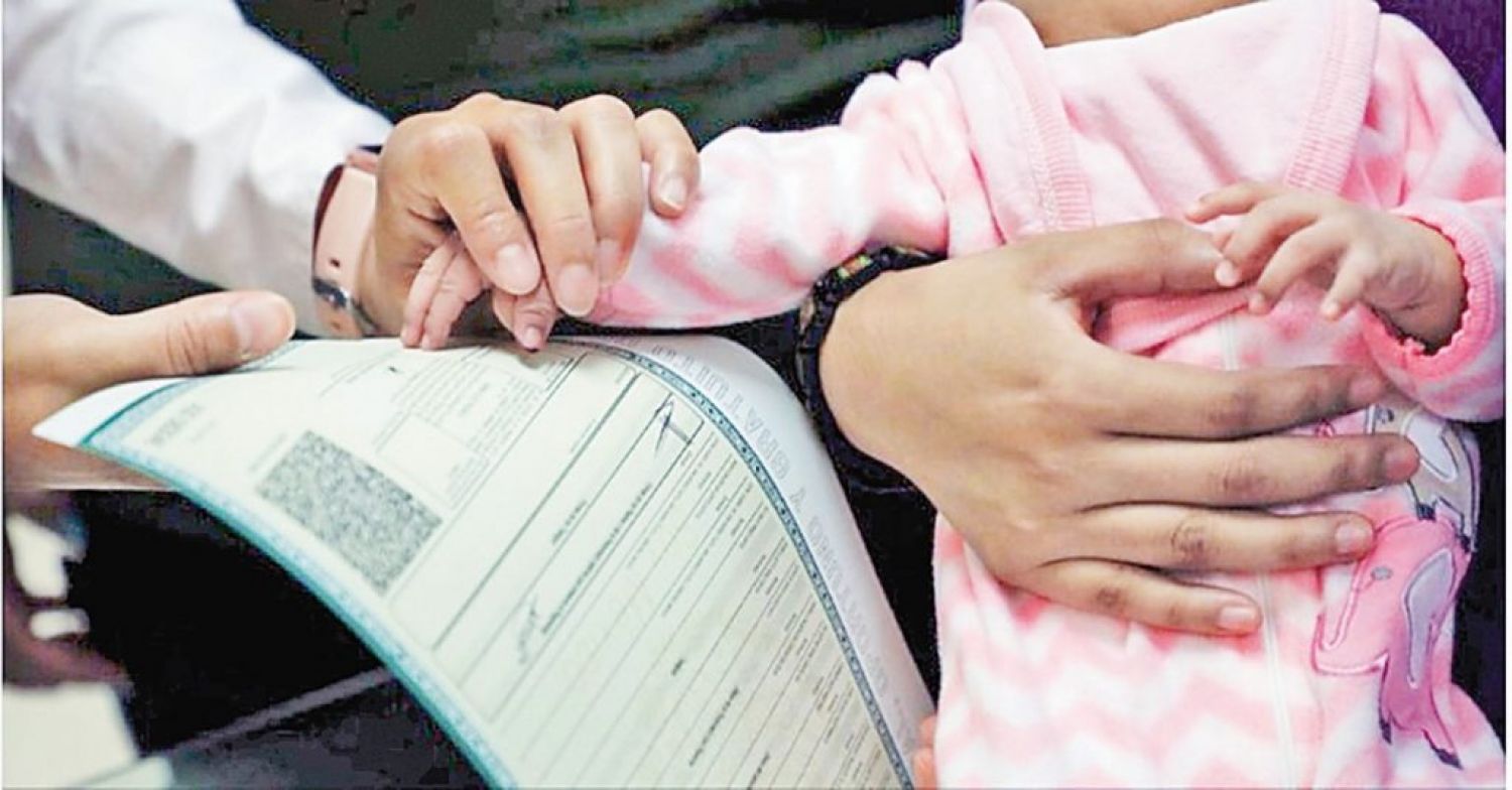 Poco interés en usar apellido materno primero al registrar hijos en Tlaxcala