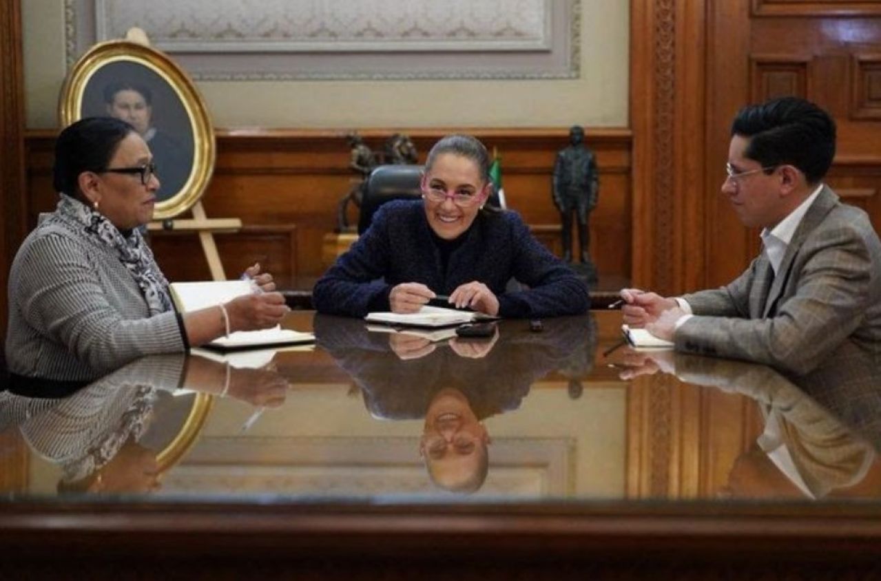 Sheinbaum dialoga con el Papa León XIV en una fecha simbólica