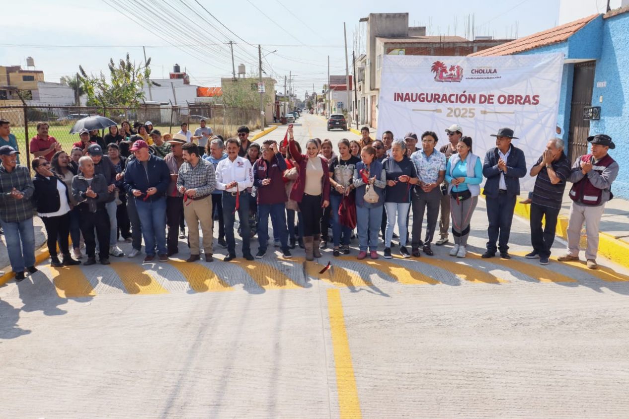 Tonantzin Fernández impulsa la rehabilitación de la calle 5 de Mayo en Santiago Mixquitla
