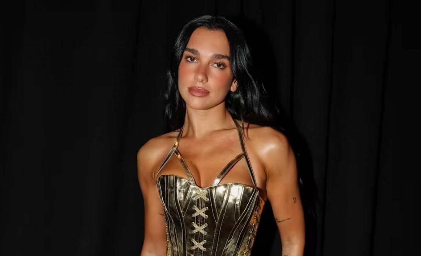 Dua Lipa disfruta México tras su gira, pero su cuerpo dijo basta