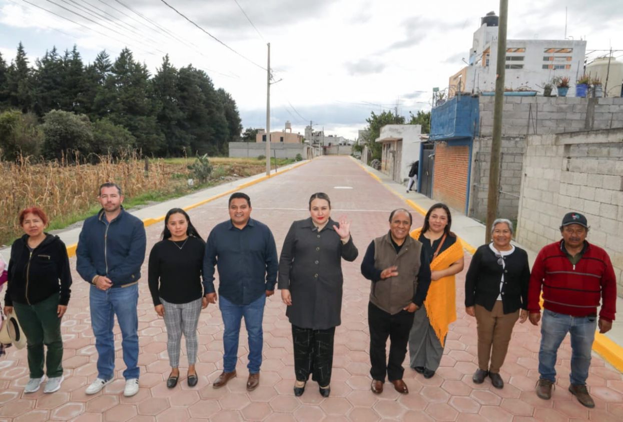 Tras más de 30 años, Chiautempan cumple y entrega obra clave en El Alto