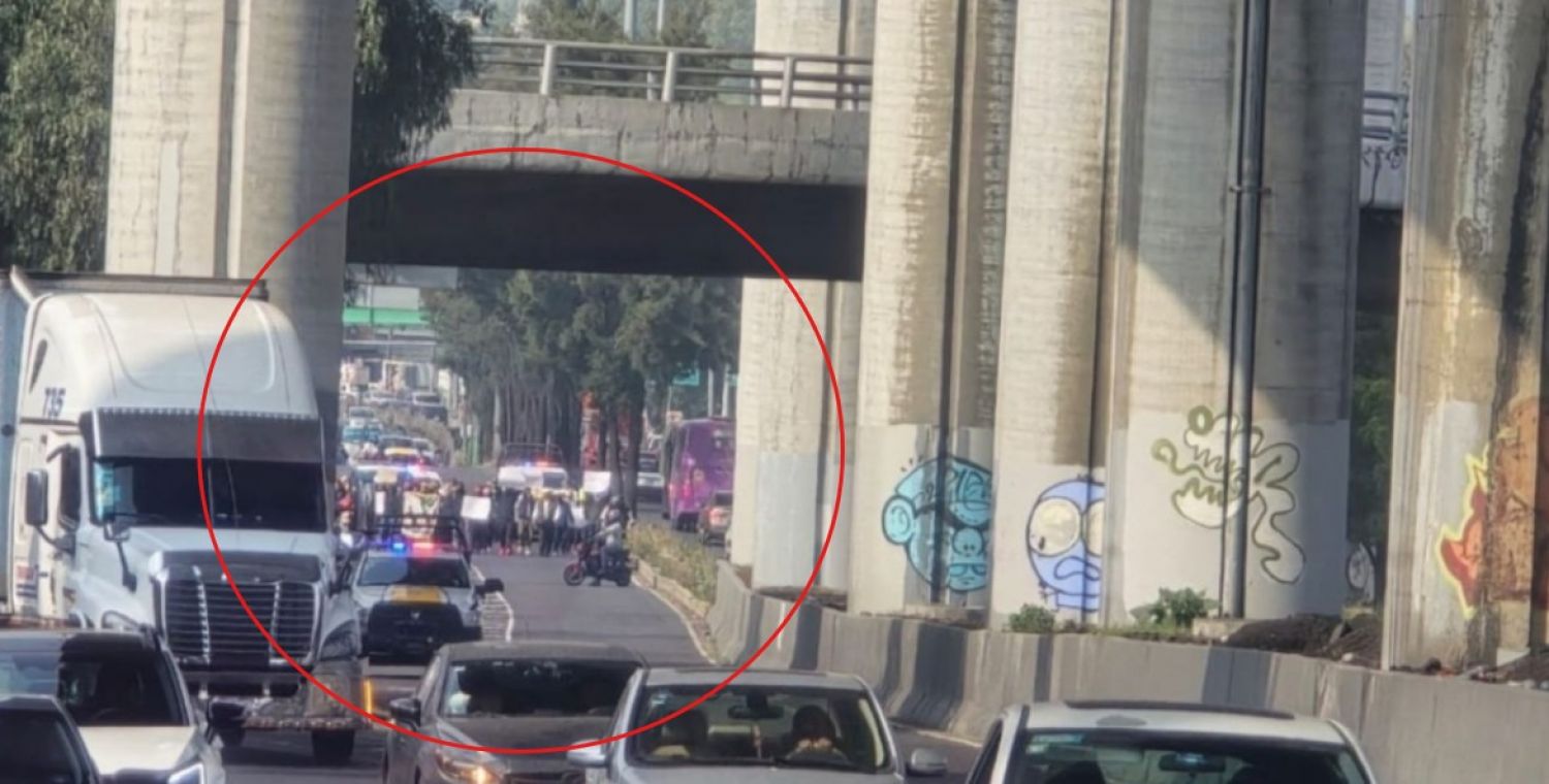 Bloqueo en la México-Cuernavaca provoca caos vial en el sur de la CDMX