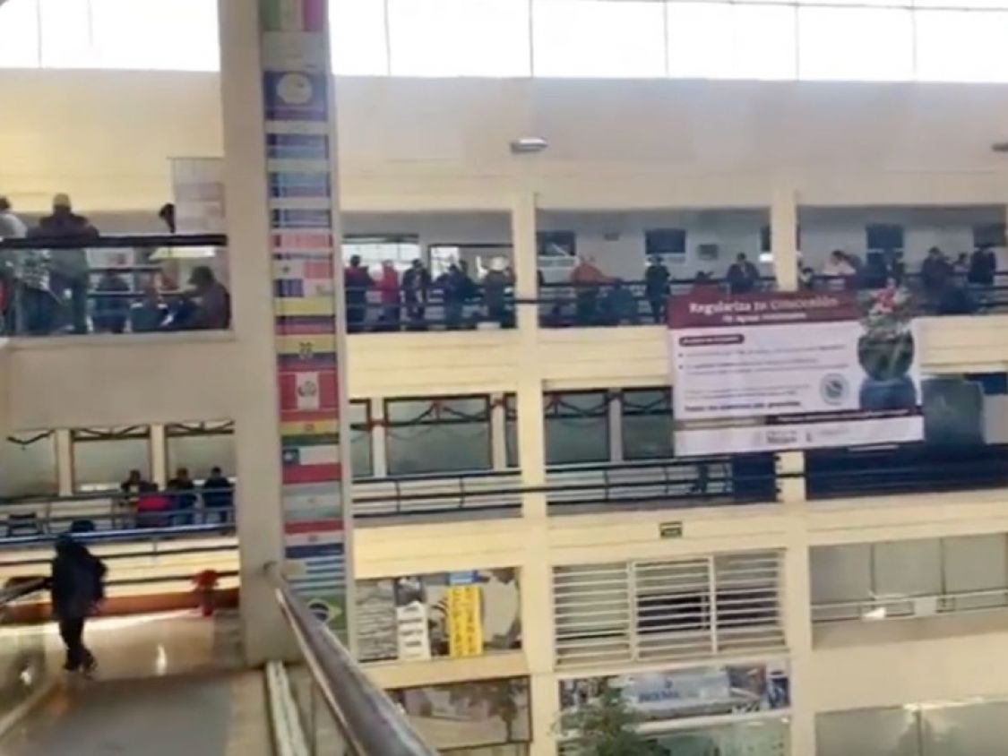 Campesinos bloquean Conagua en protesta por reformas al uso agrícola del agua