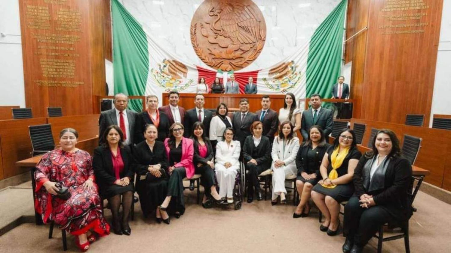Diputados de Tlaxcala se reparten millones en “ayudas” sin reglas claras