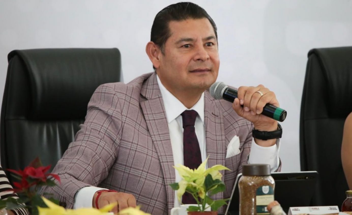 Se lanza contra el “cartel del despojo”