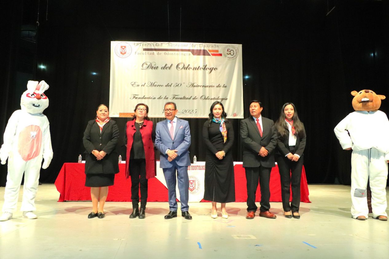 Encabezan conmemoración del Día del Odontólogo en el 50 aniversario de la Facultad