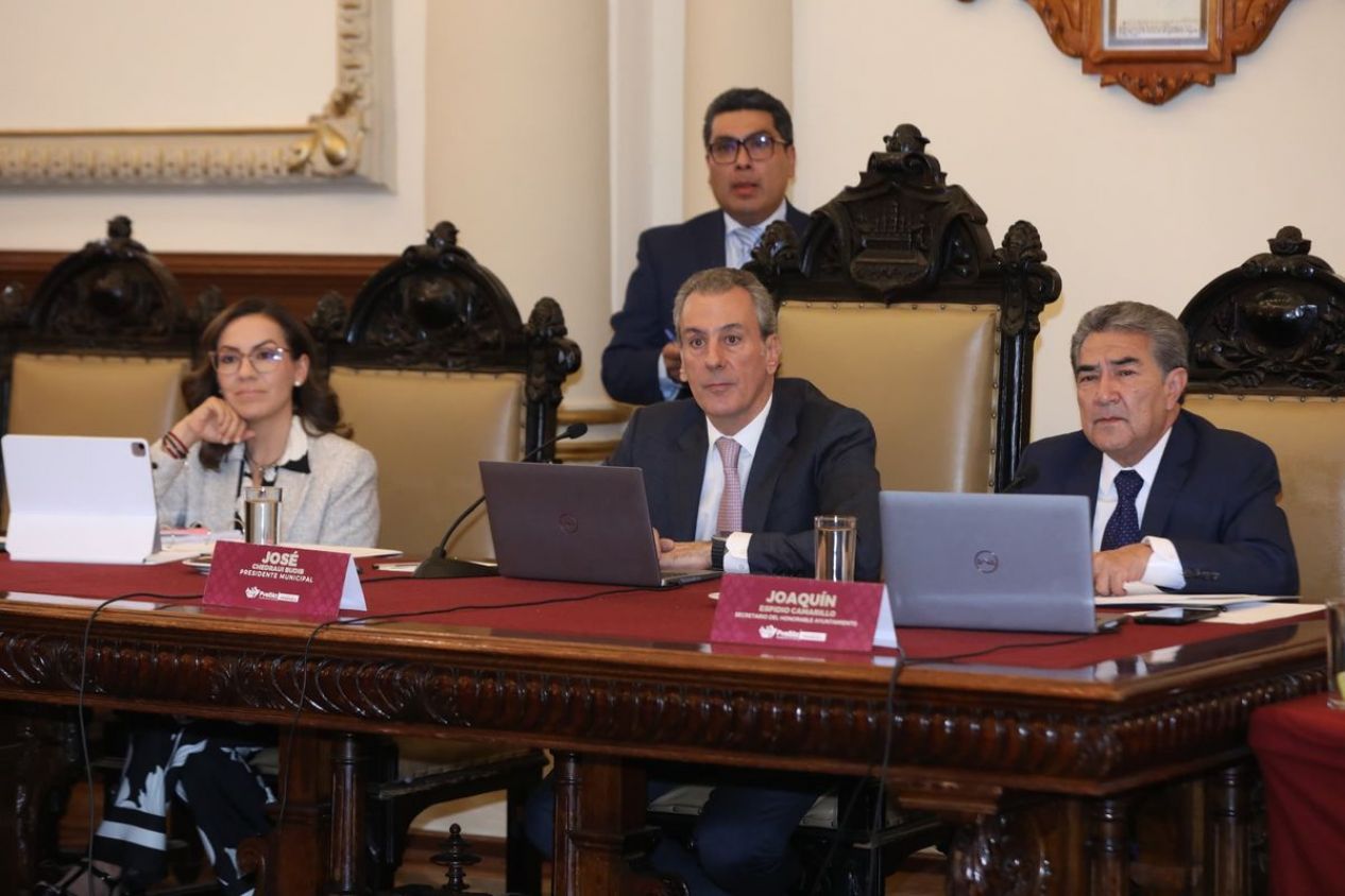 Cabildo de Puebla valida elección en San Sebastián de Aparicio y anuncia apoyo a migrantes