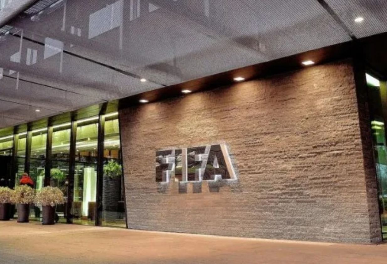 Arrestan a empleado de FIFA en Miami por presunto abuso a menor