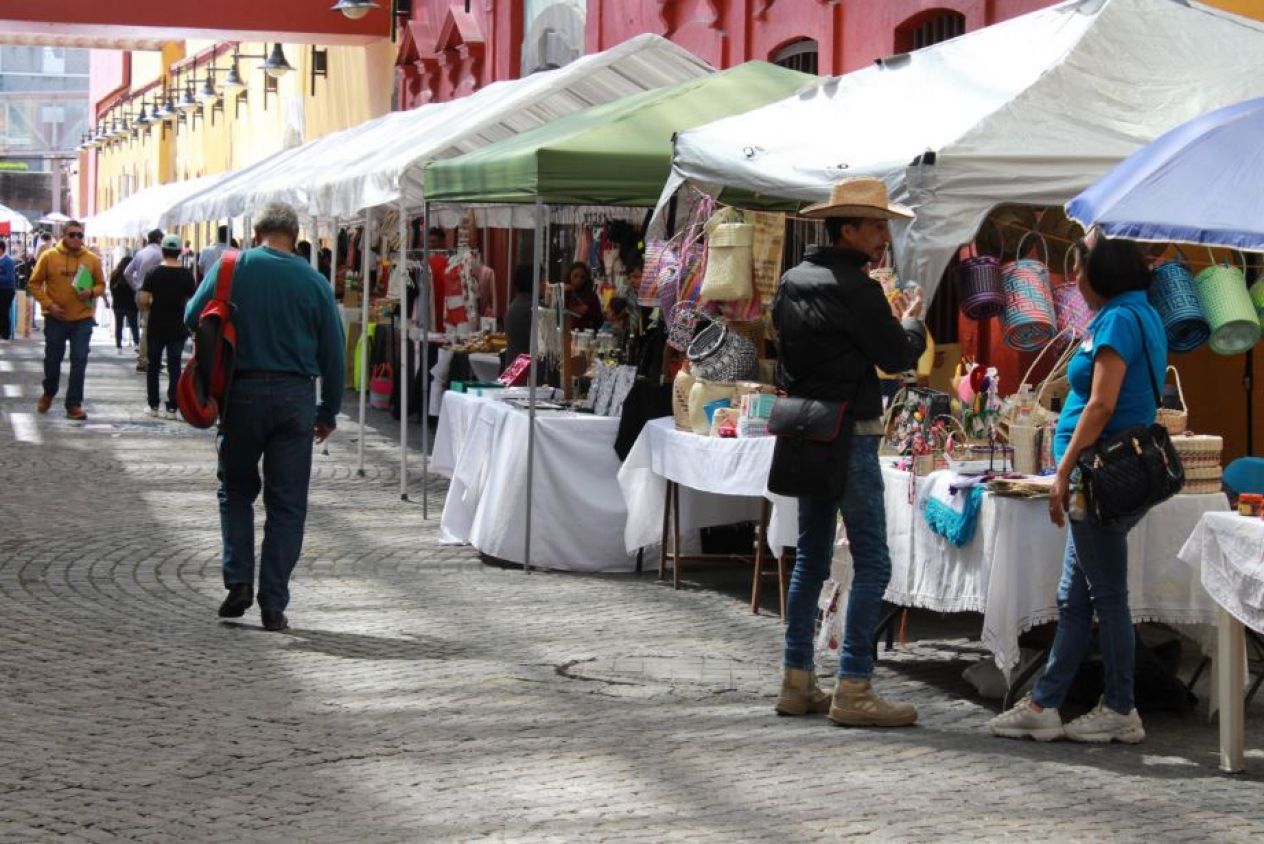 Mercadito de San Valentín: apoyo a emprendedores poblanos