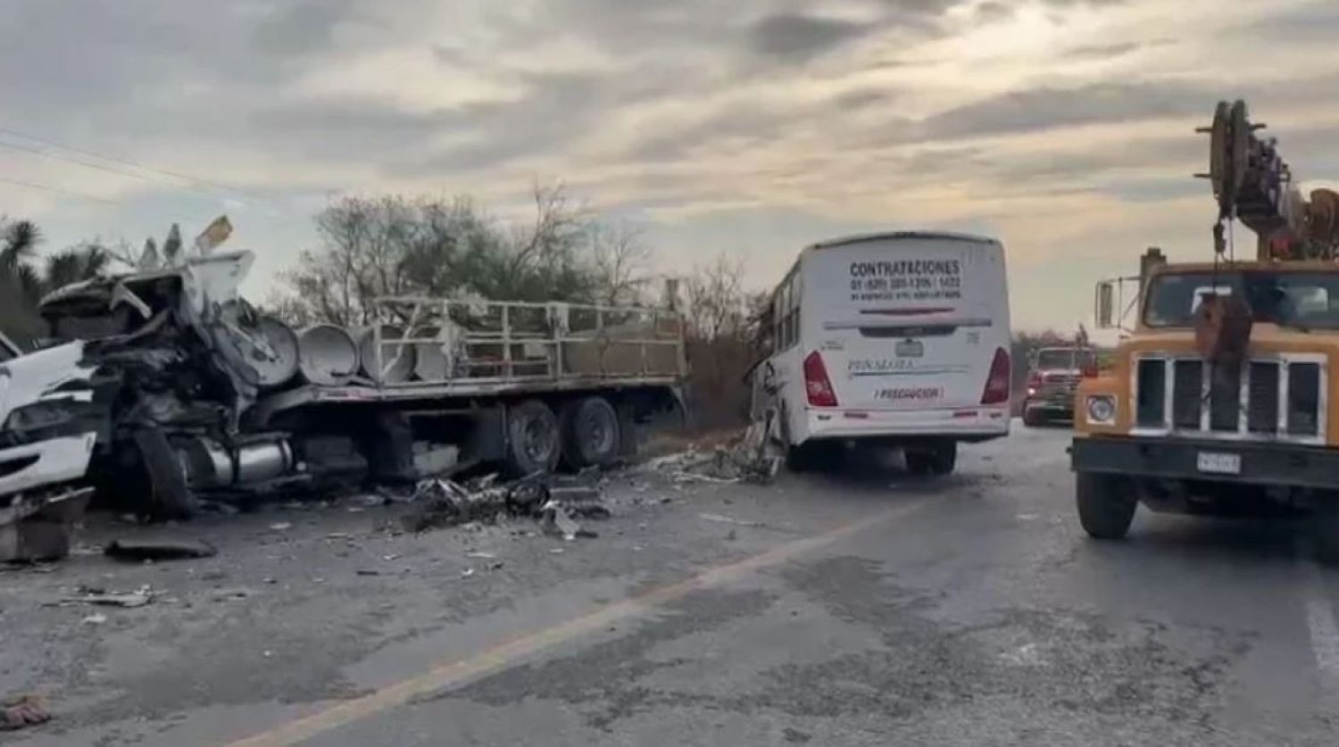 Fatal choque en la Monterrey-Monclova: dos muertos y cierre total