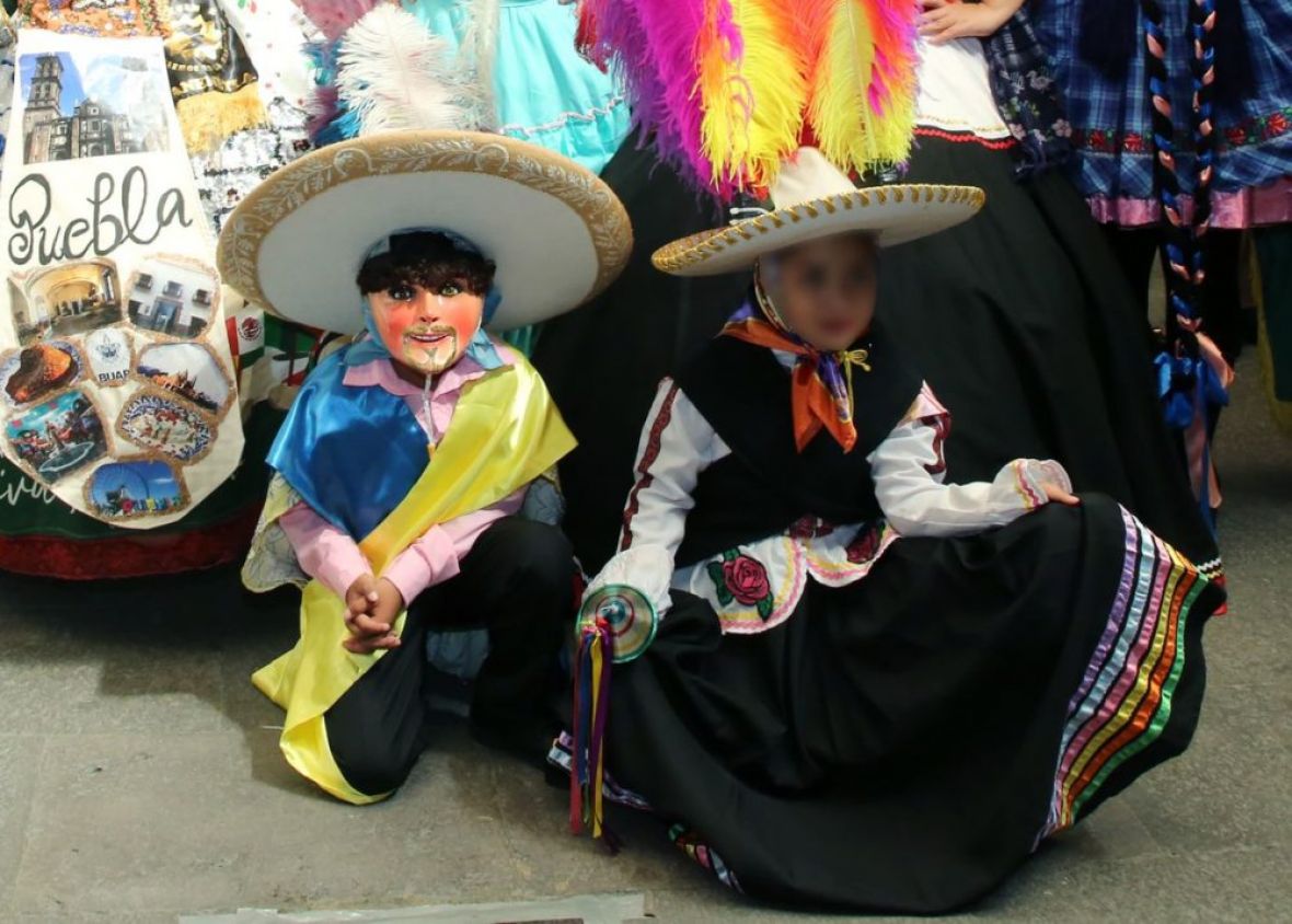 Celebran Carnaval Infantil del Barrio del Alto en el Teatro de la Ciudad