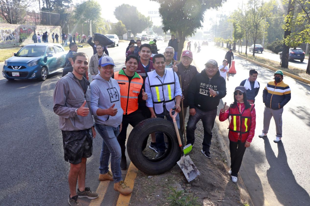 Omar Muñoz se une a las faenas de limpieza del mandatario Alejandro Armenta 