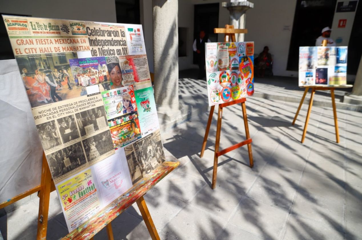 Exposición "Mexicanos en Nueva York" en la presidencia municipal de San Pedro Cholula