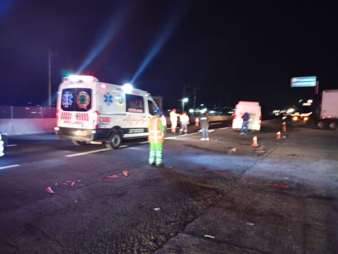 Hombre pierde la vida tras ser atropellado en la carretera México-Veracruz, en Xaloztoc