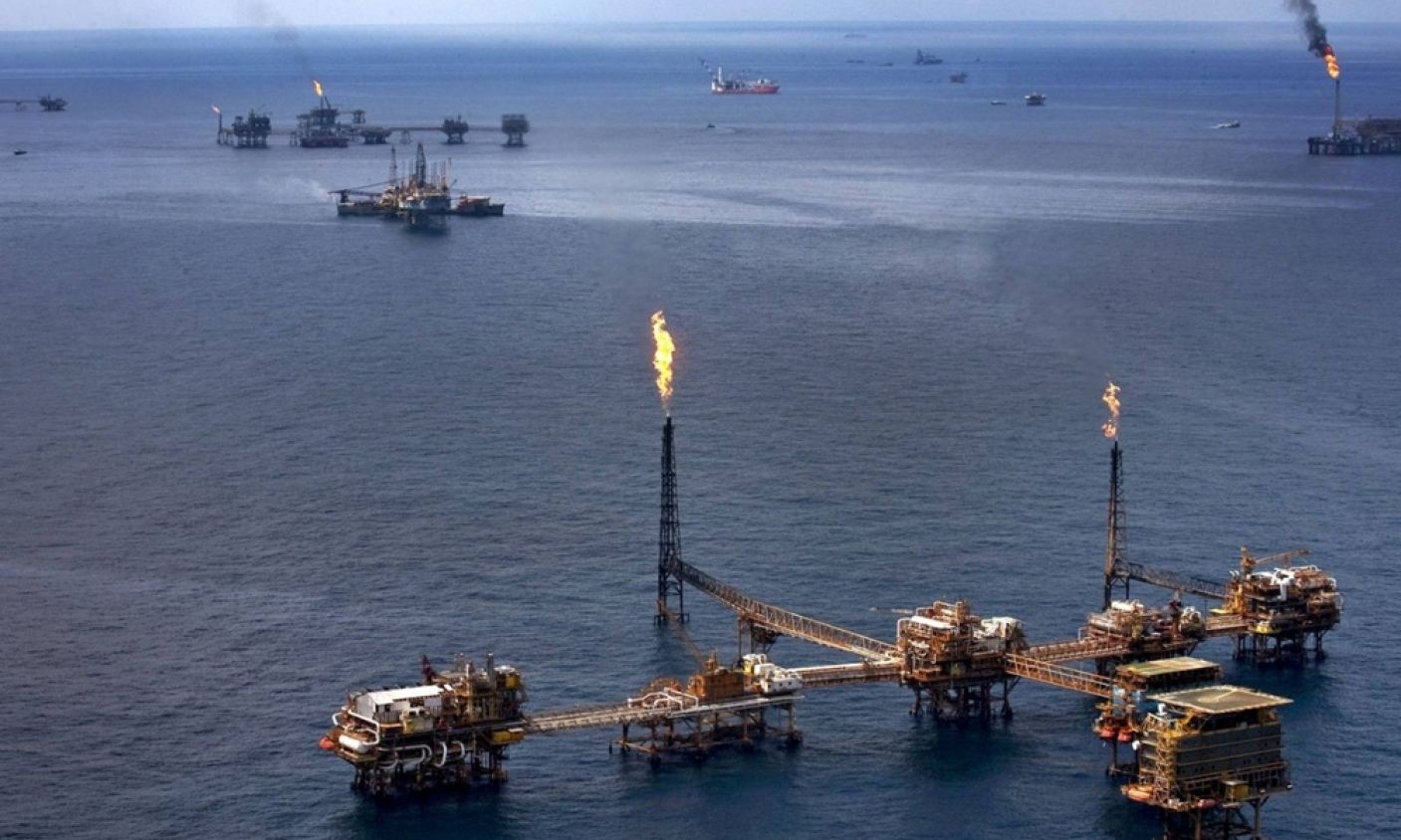 Piratas atacan plataforma de Pemex en Campeche: roban equipo y huyen