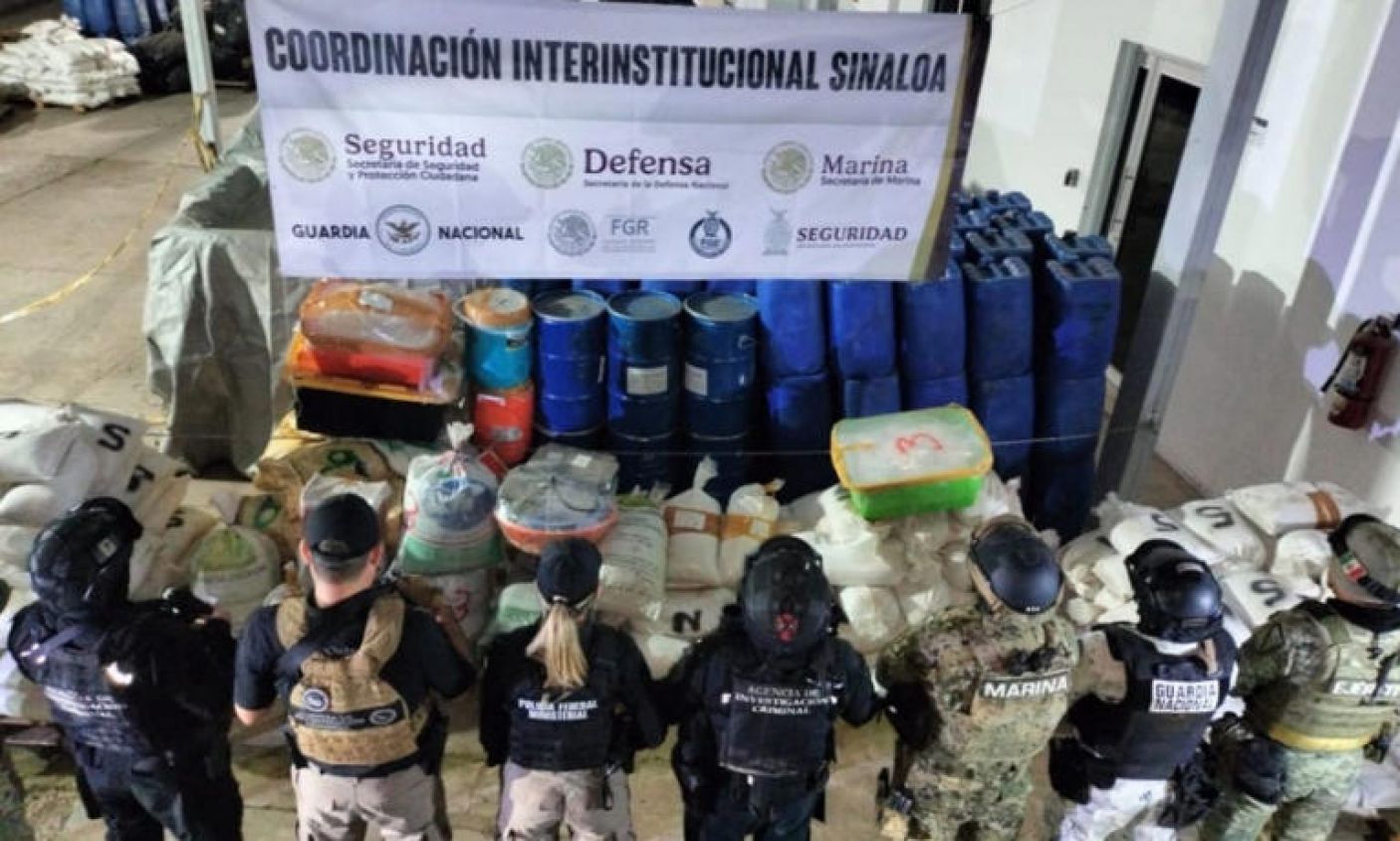 Aseguran 4,700 litros y 269 kilos de metanfetamina en Sinaloa