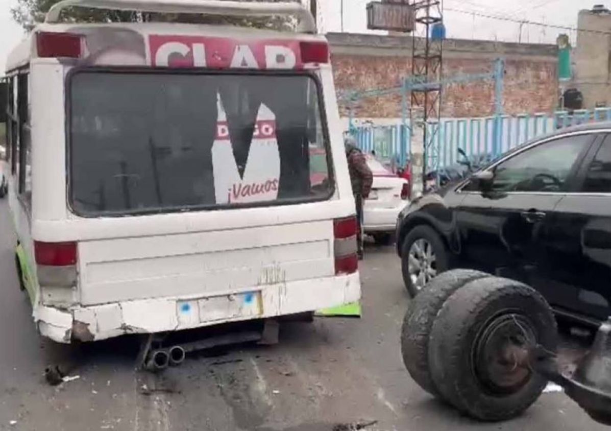 Falla mecánica grave en microbús de Azcapotzalco