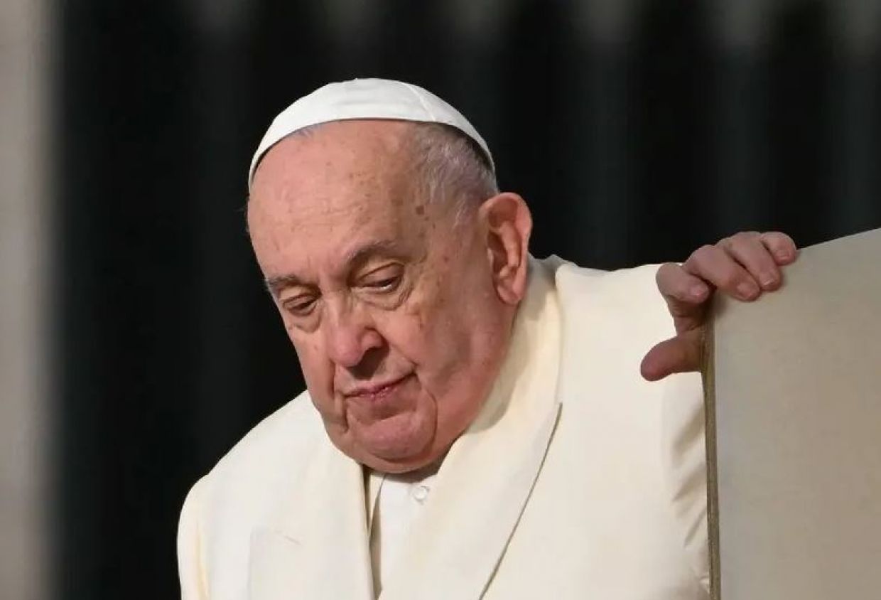 El papa Francisco mejora tras ocho días hospitalizado