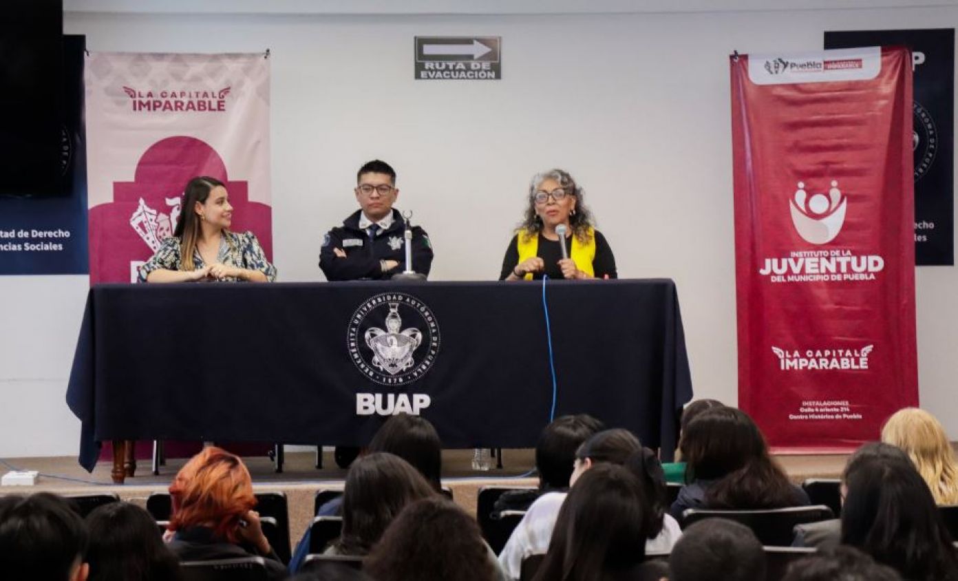 Estudiantes de la BUAP reciben capacitación sobre prevención de delitos cibernéticos