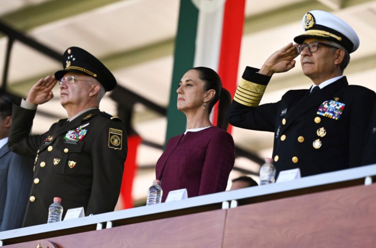 Sheinbaum reafirma la soberanía de México en la ceremonia del Día de la Bandera