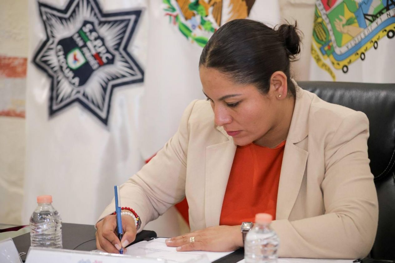 Lupita Cuautle firma convenio de colaboración en beneficio de la Policía de San Andrés Cholula