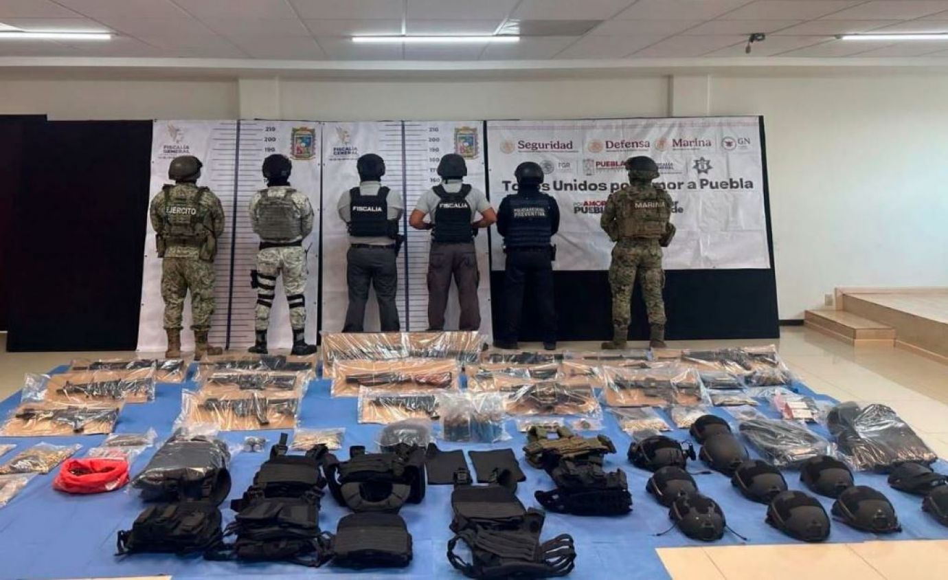 Cateo en Texmelucan: aseguran armas, granadas y equipo táctico