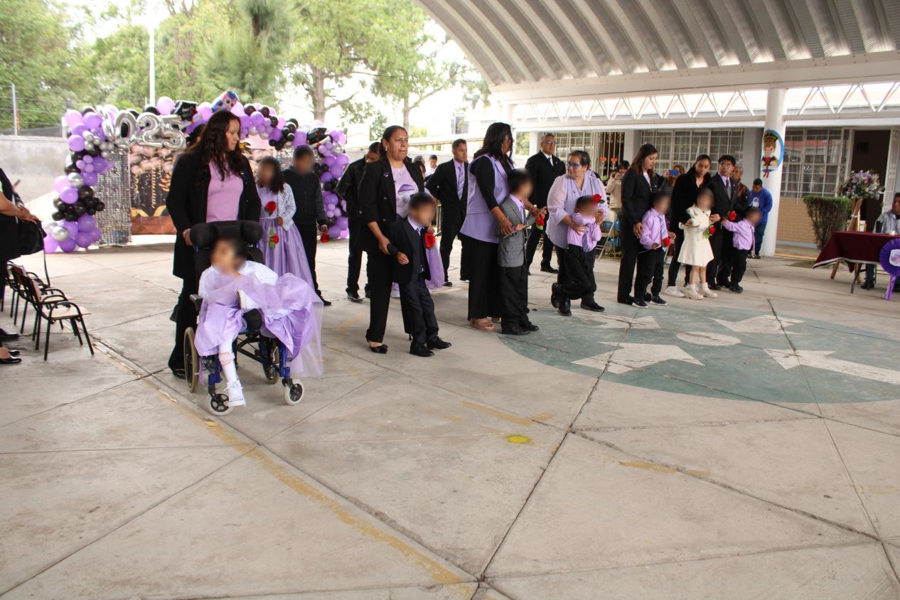 Reconocen logros académicos en ceremonia de graduación del CAM “Yolojpili”