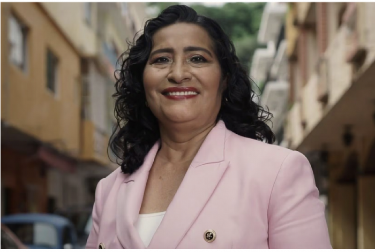 Cuestionan millonario gasto en 100 retratos de alcaldesa de Acapulco