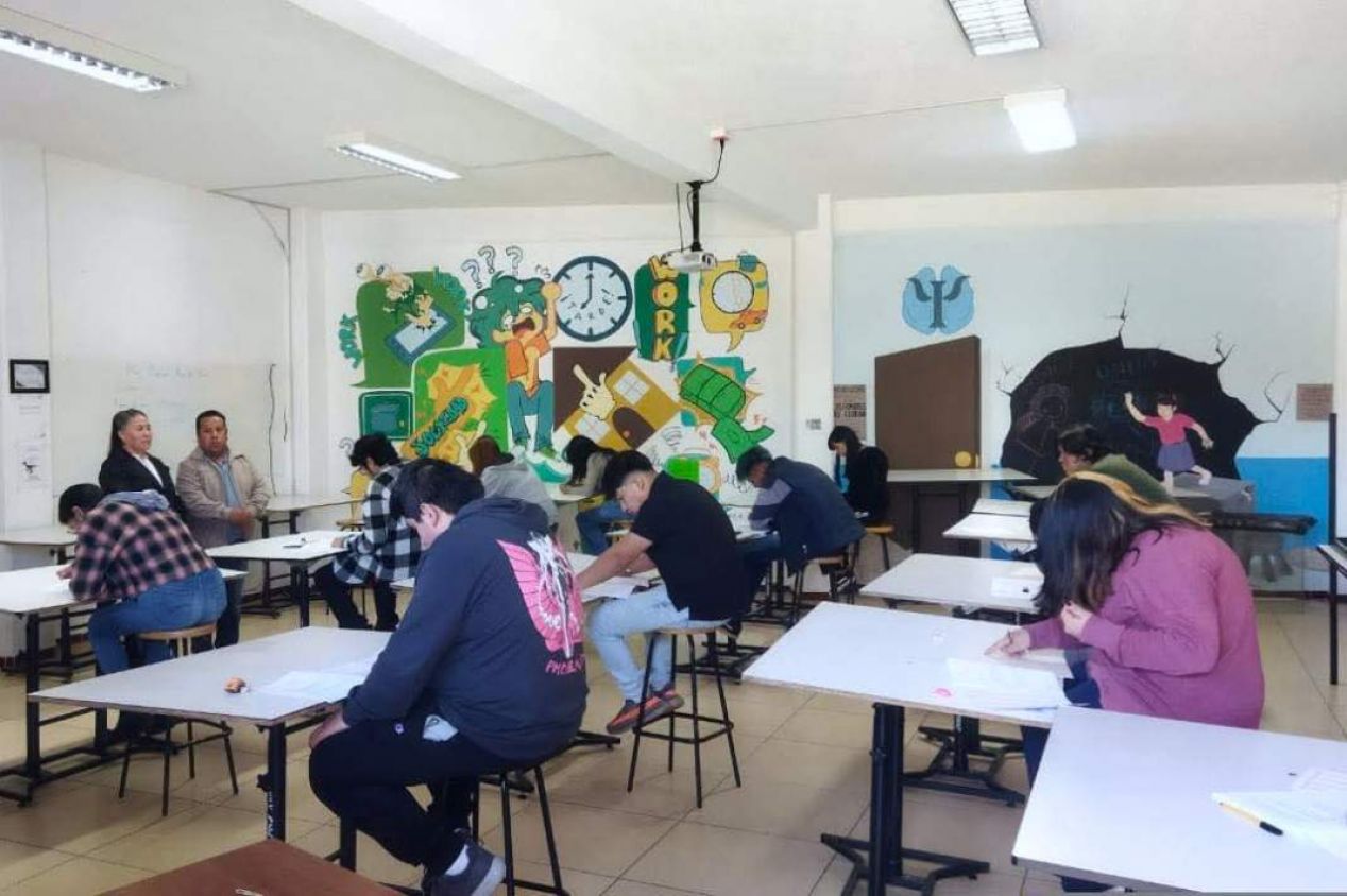 Más de 4 mil aspirantes presentan examen de admisión en la UATx 2025