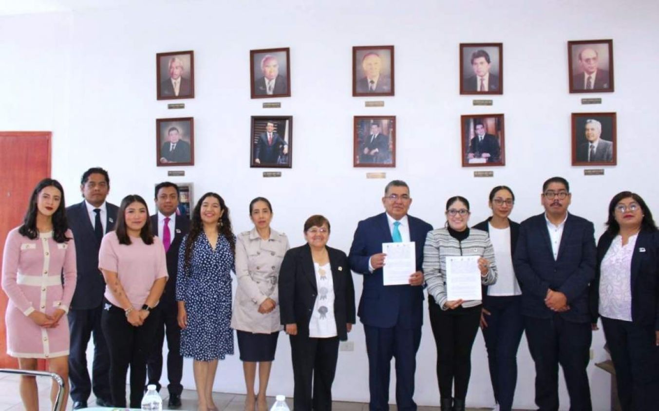 UATx y CEAV firman convenio para impulsar prácticas profesionales