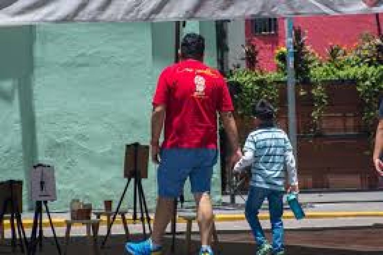 En Tlaxcala, el Día del Padre se celebra con regalos útiles y ahorro