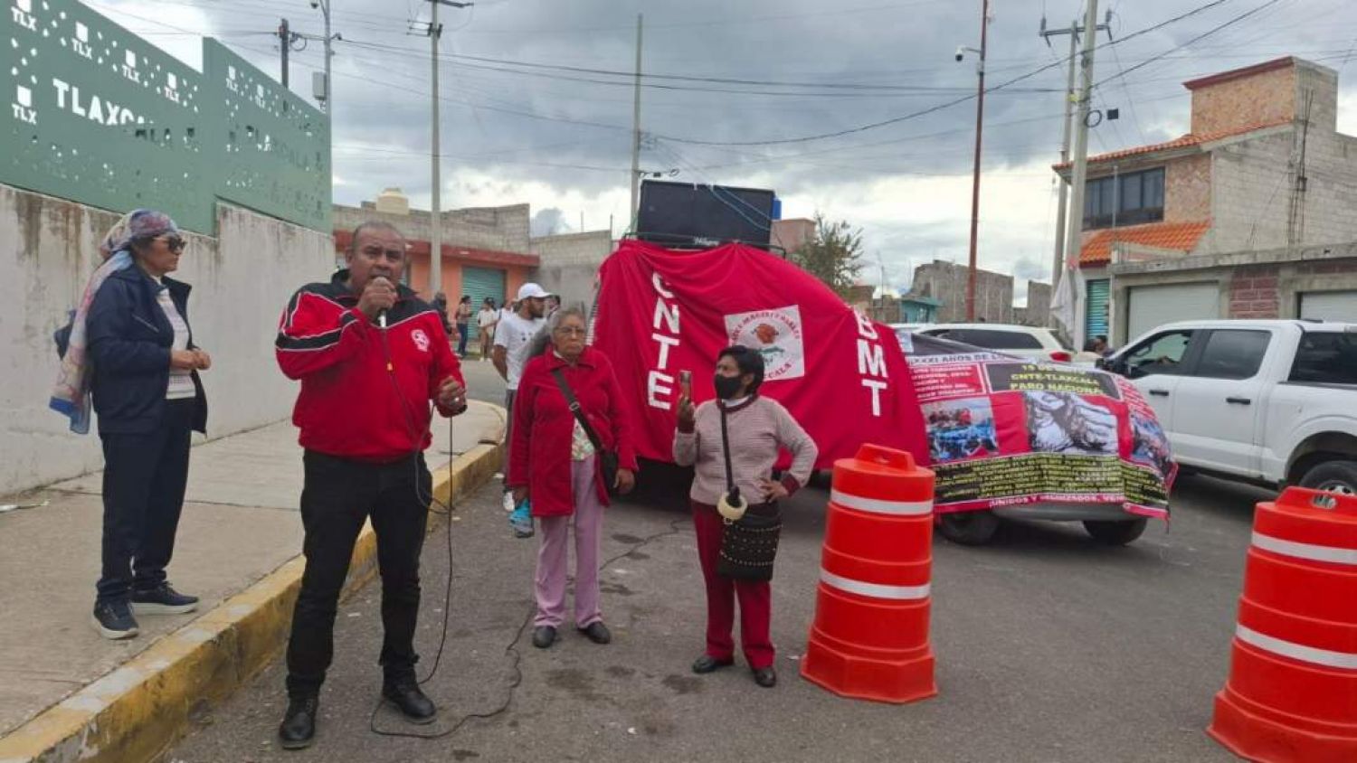 CNTE protesta en Tlaxcala durante visita de Sheinbaum y exige diálogo