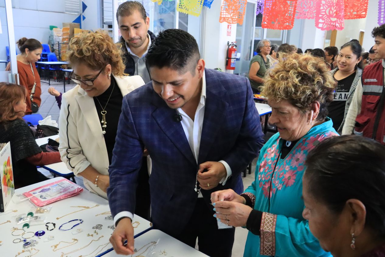  DIF Cuautlancingo impulsa economía de adultos mayores con la iniciativa “Venta de todo un poco”