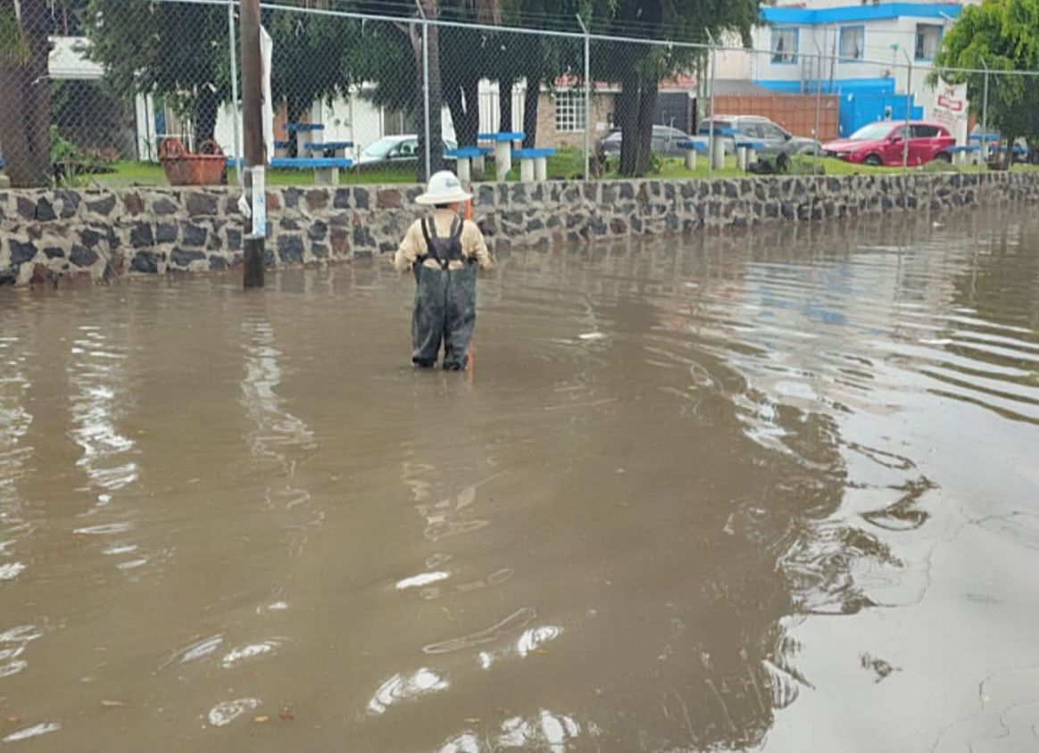 Cuerpos de emergencia desalojan agua acumulada en diferentes puntos de Cuautlancingo