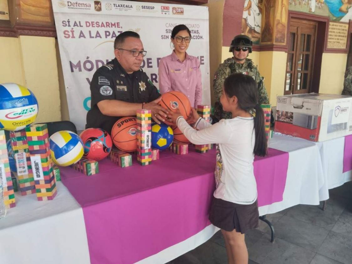 Niñez tlaxcalteca lidera el desarme con más de mil juguetes canjeados